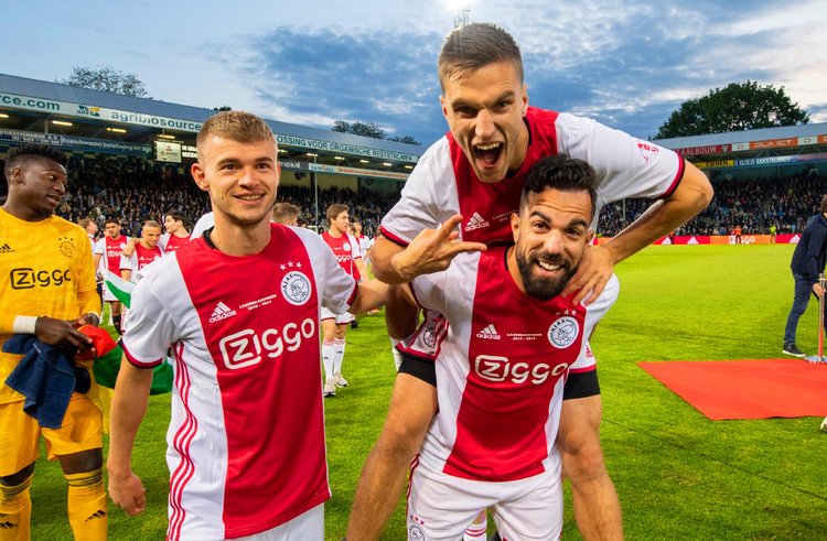 体育冬奥时刻：中国冰雪大篷车百场巡回活动青岛站举行